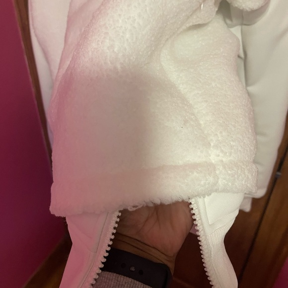 Size Large - Adidas x IVY PARK Ivy Park 1/2 Zip Quilted Sherpa Jacket 🤍❄️ - Picture 13 of 16